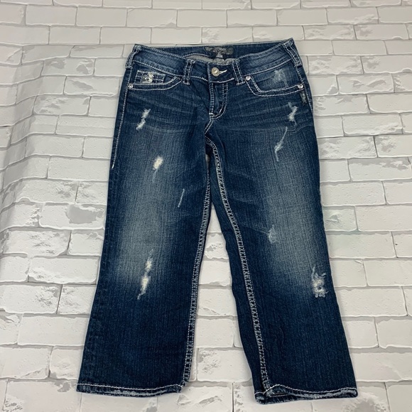 Silver Jeans Suki Flap Capri crop Jeans. 27. Darker wash. Distressed. Sequins - Picture 2 of 15
